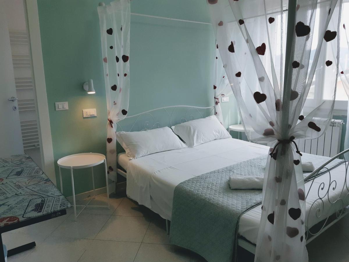 Nonna Anita Palace نارني المظهر الخارجي الصورة