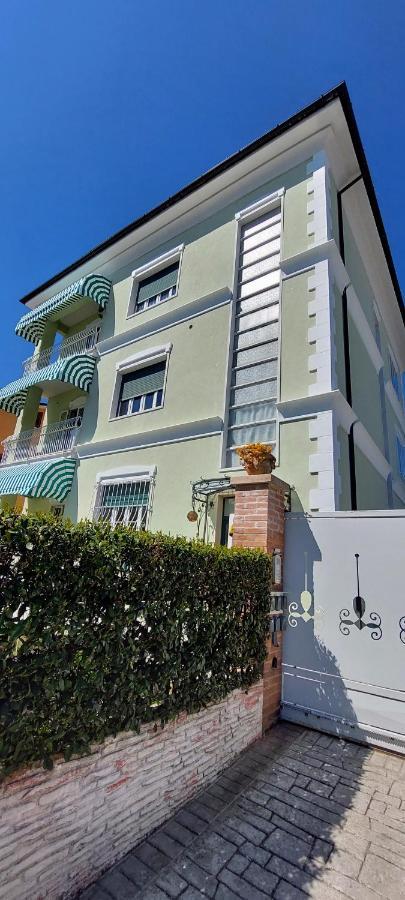 Nonna Anita Palace نارني المظهر الخارجي الصورة