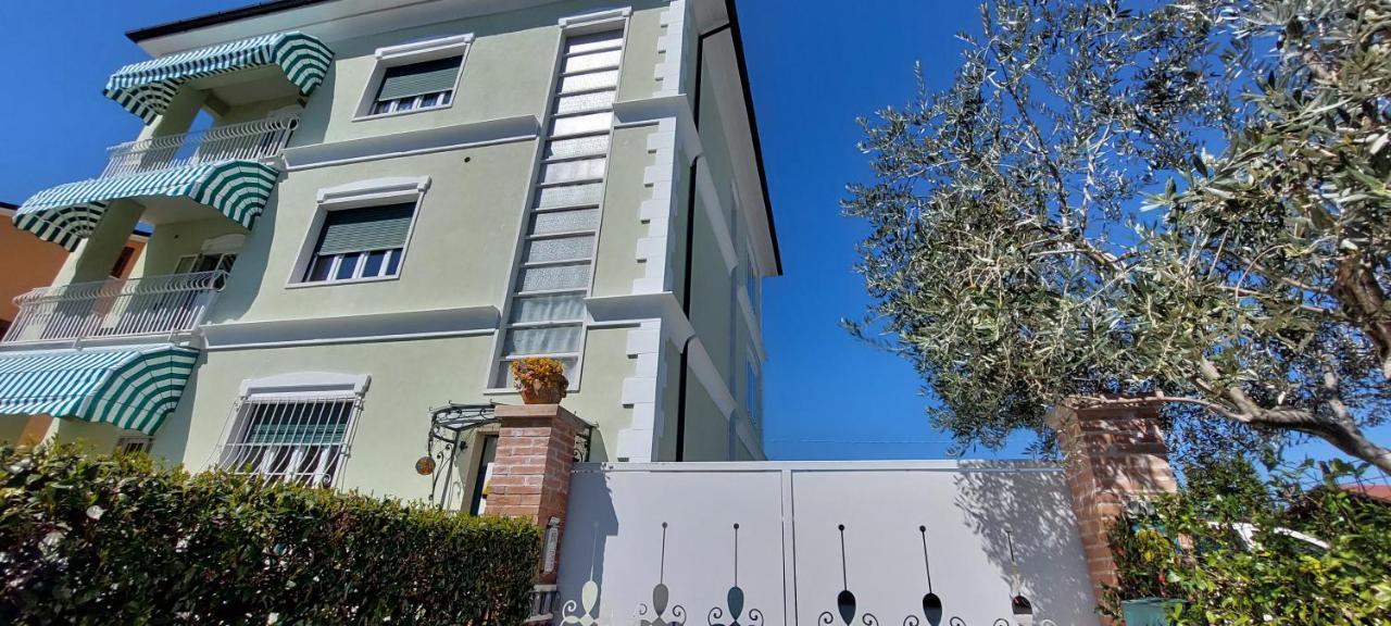 Nonna Anita Palace نارني المظهر الخارجي الصورة