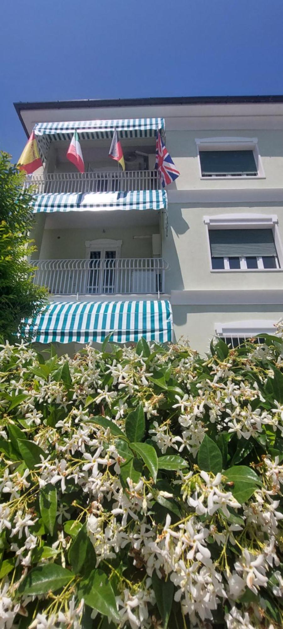 Nonna Anita Palace نارني المظهر الخارجي الصورة